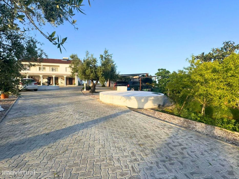 Moradia T4 com 17.365m2 de terreno