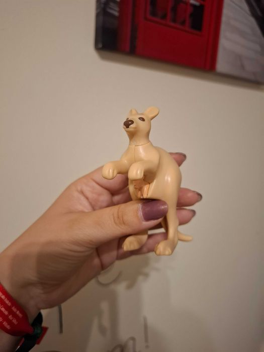 bonecos McDonald's e Kinder