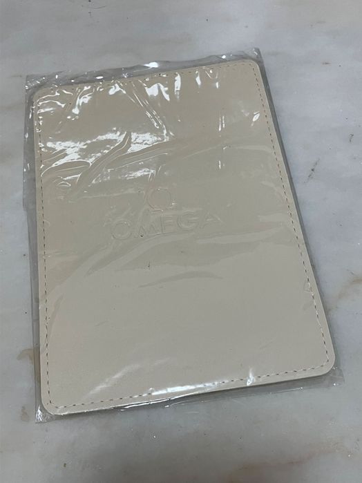 Omega Carteira de Cartões Branca para Relógio