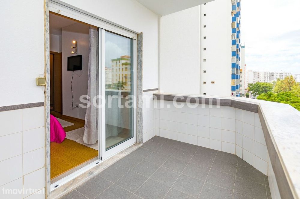 Apartamento T2 Venda em Quarteira,Loulé — Quarteira, Faro