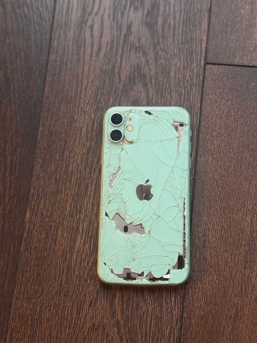 Apple Iphone 11 uszkodzony