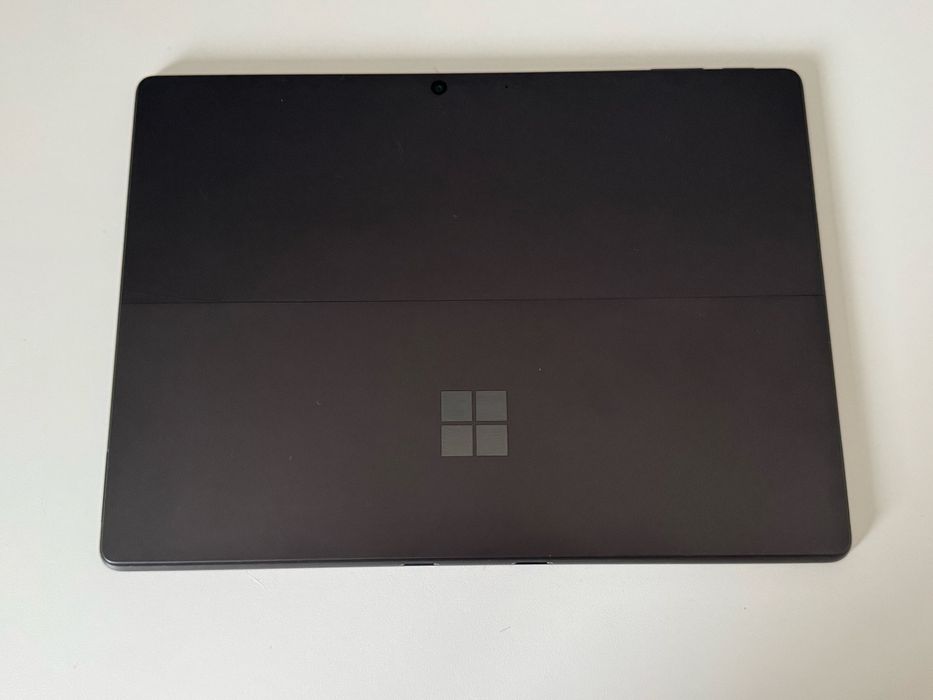 Microsoft Surface Pro 11 OLED X Elite 16/512 + etui + 3mk + GW 2027