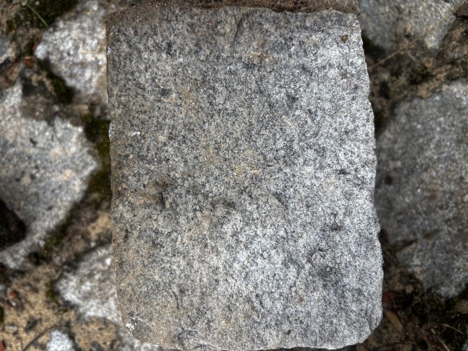 Kostka granitowa używana 10/15