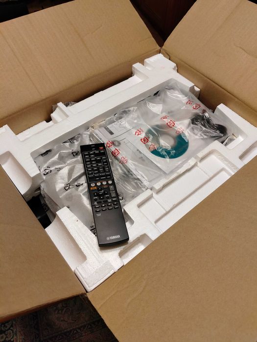 Amplituner, wzmacniacz YAMAHA RX-V477