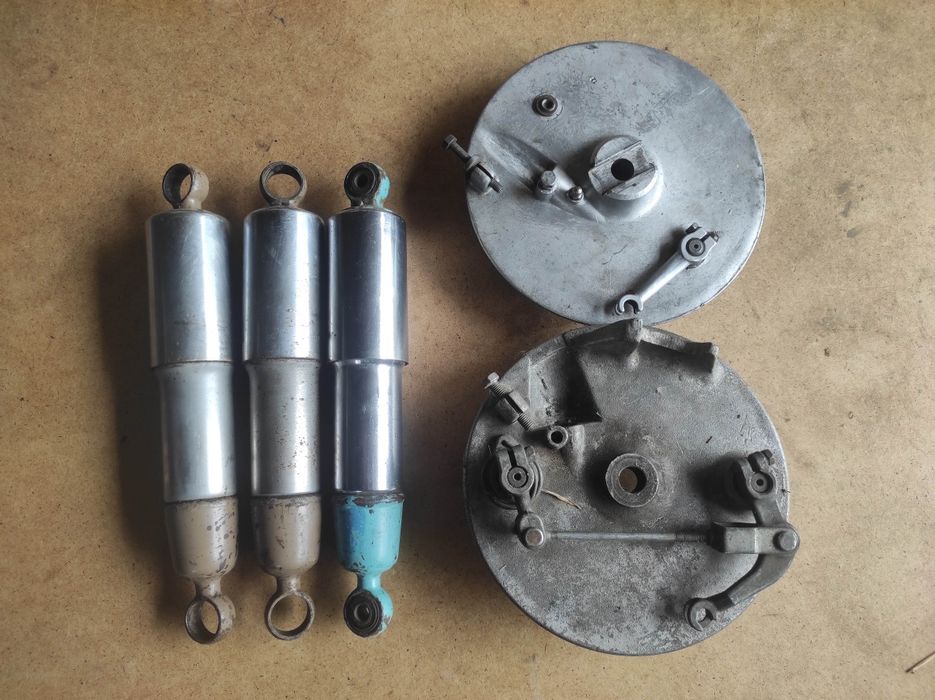 Osłony boczne pokrywy gaźnik Iż 56 Planeta