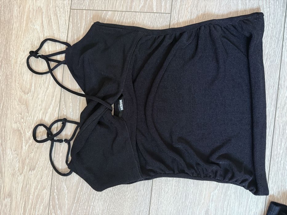 Два чорних топа Bikbok(перший) та Shein(другий)