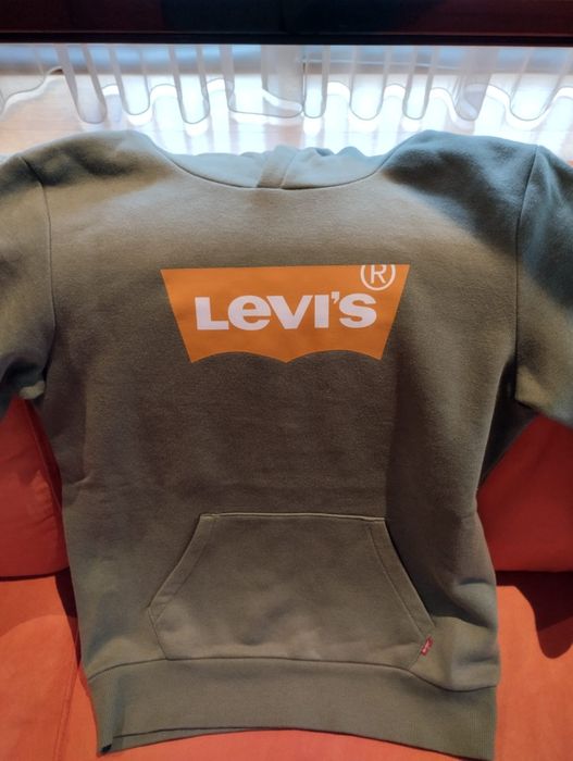 Sweat Levis com capuz  como nova