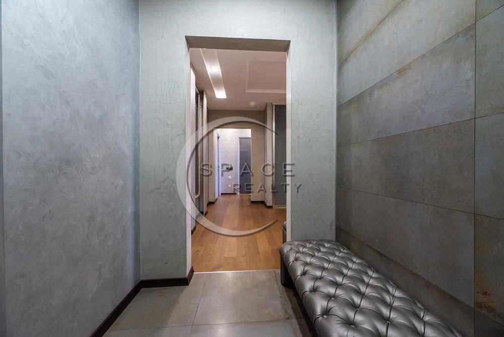 Оренда 3-кімнатної квартири 100 м2 з інвертором на 10кВт - Науки 55а