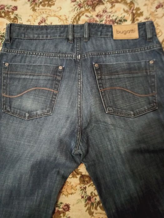 Джинси класичні для чоловіків.