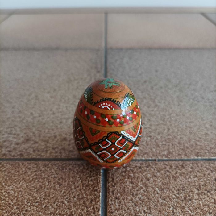 Drewniane jajko ( pisanka ) z czasów PRL