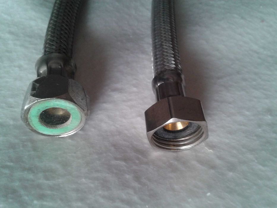 2 BICHAS /tubos de água flexível aço inox comp.26 cms, NOVAS