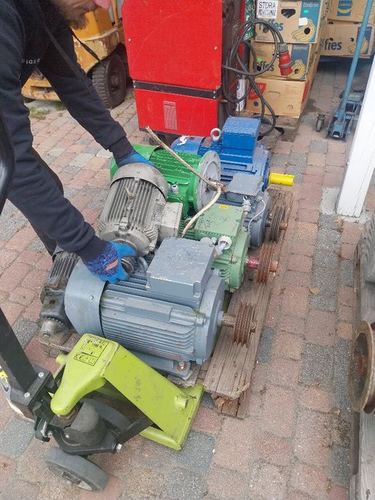silnik elektryczny, silniki z przekładniami,różne moce i obroty.
