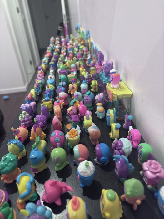 Coleção Mojipops Gigante (250+ Figuras + Casas) – Ideal Presente