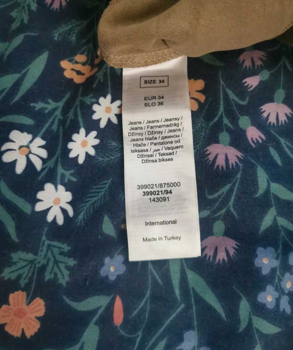 Oliwkowe Khaki spodnie jeansowe