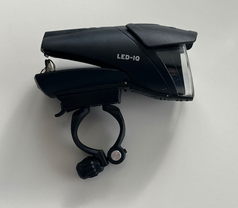 Oświetlenie rowerowe Busch & Müller Ixon IQ akumulator