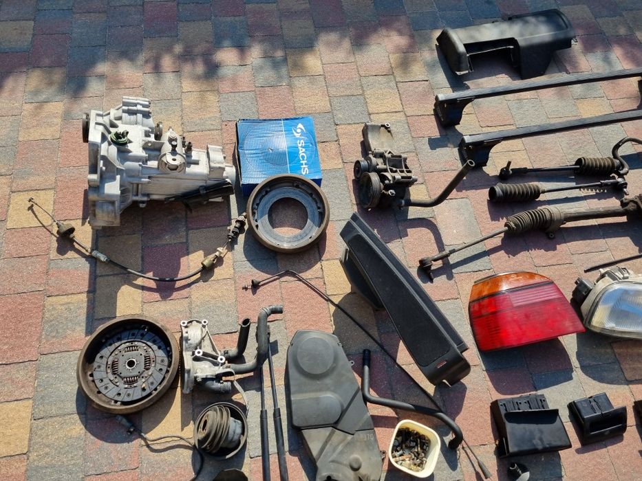 Części VW5 Golf 3 skrzynia 1.6 aft, sprzęgło, klamki, lampy