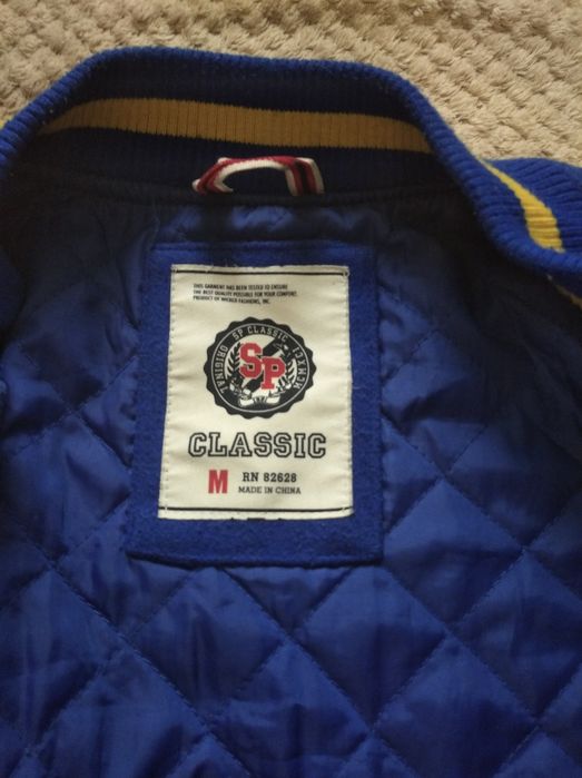 Продам бомбер на подростка