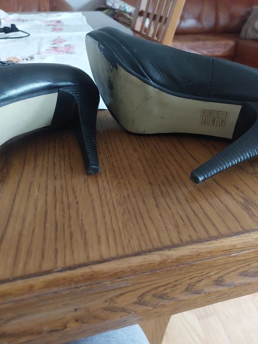 Czarne, matowe szpilki