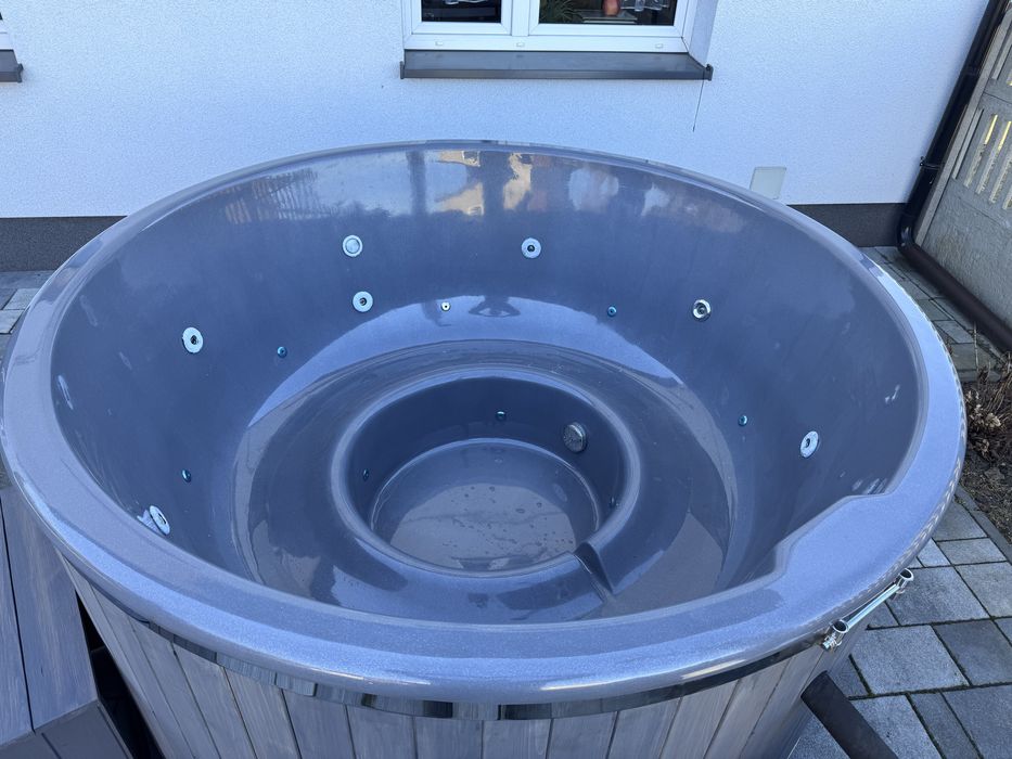 Balia ogrodowa z hydromasażem – NOWA, bogate wyposażenie