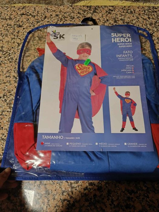 Fato de carnaval do super herói