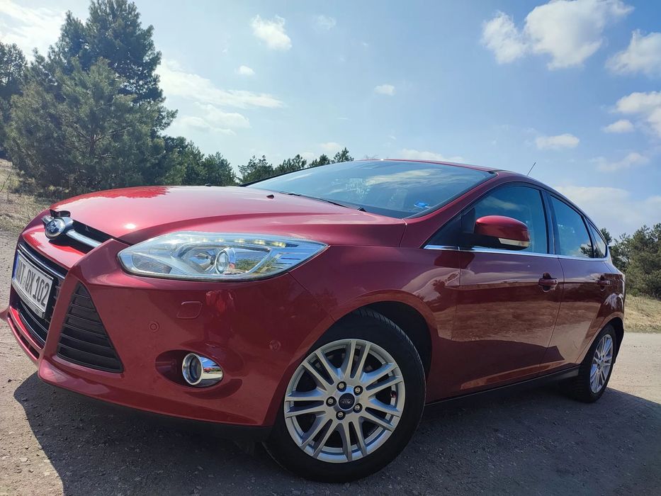 Ford Focus Titanium..Ledy..bi-xenon..kamera navi sam parkuje asystenci super stan