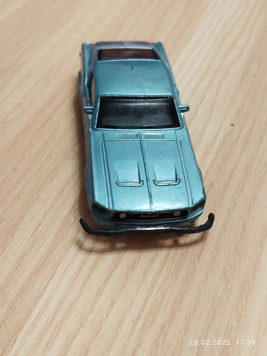 Моделька Ford Mustang gt дефект