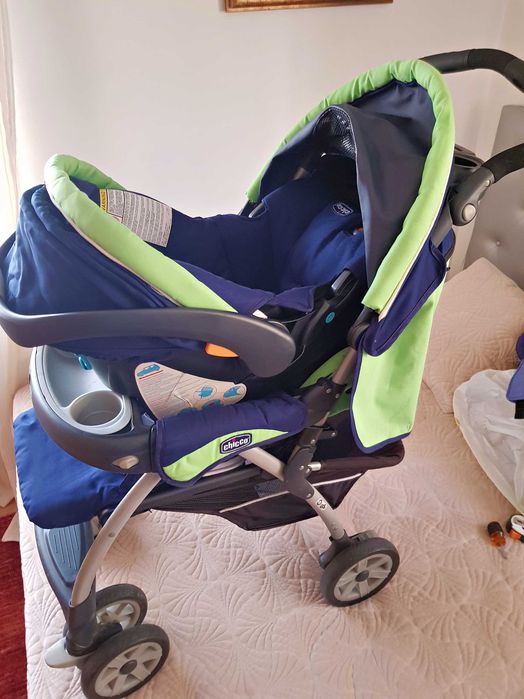 Carrinho de Bebé Chicco com alcofa423376944398356481
