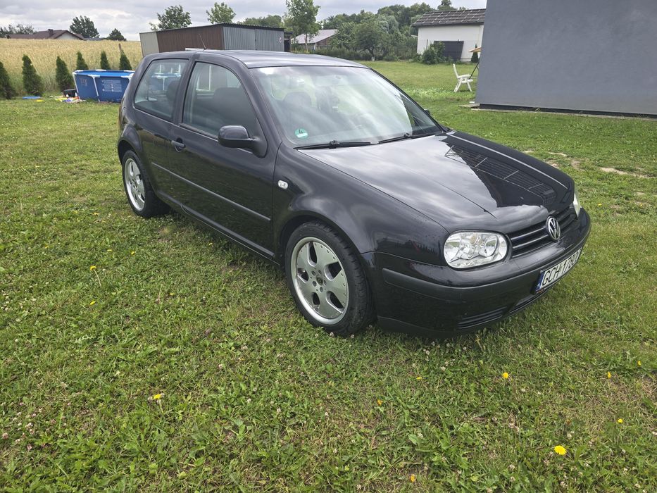 Sprzedam VW Golf 4.  1.6 benzyna  2002 r.