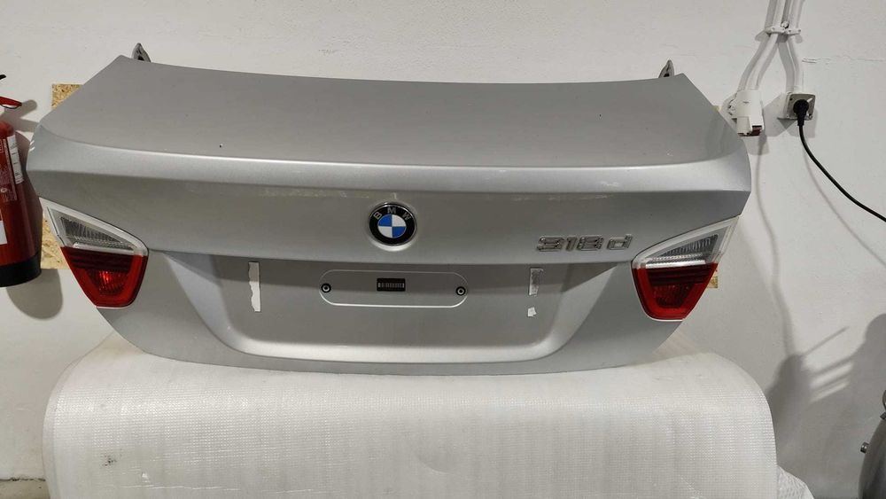 BMW 3 (E90) TRUNK COVER
