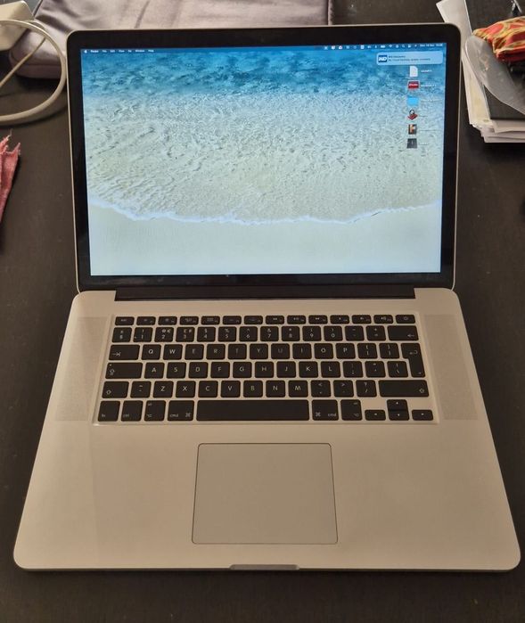 MacBook Pro Retina 15 inch, Mid 15, 16 GB RAM, HD 1 TB flash