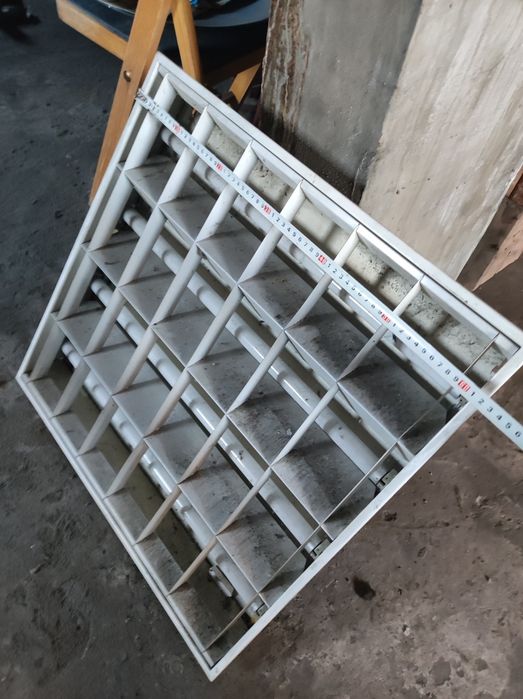Lampy sufitowe na świetlówki, wym. ok 62x62, 4 szt.