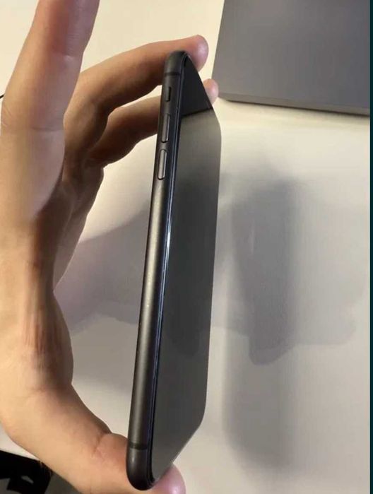 Продам IPhone 11