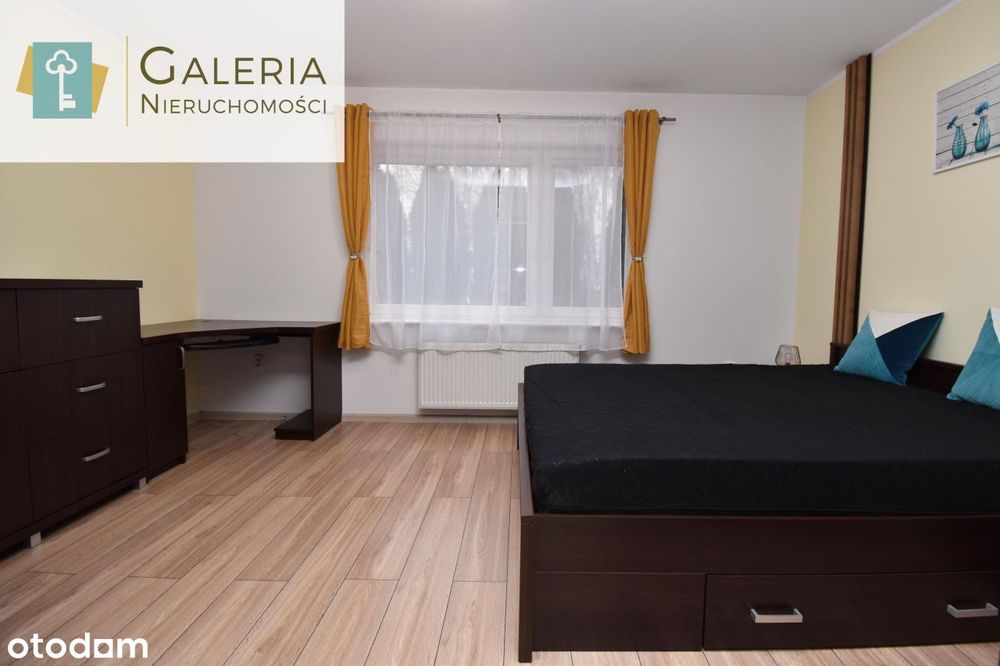 Nowsze budownictwo, ogródek, miejsce postojowe