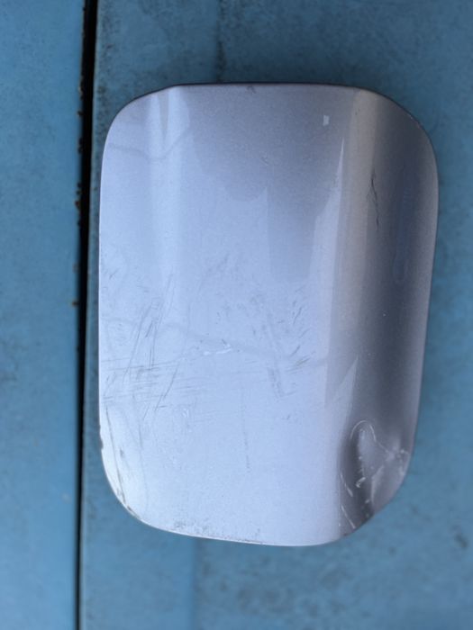 Кришка-лючок заправочного баку на  Toyota  Camry 70(usa)