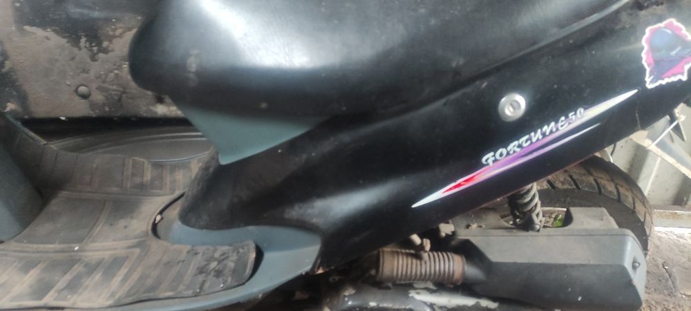 Скутер 4х тактный Mustang