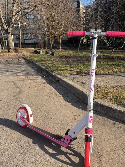Самокат для девочки 1200грн