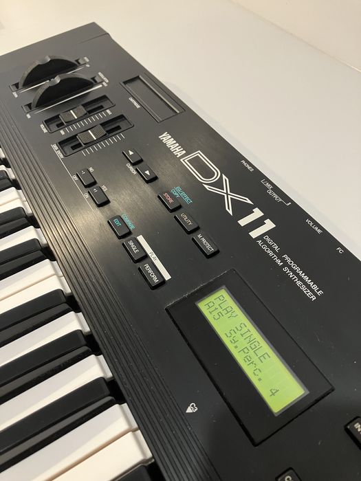 Yamaha DX11 Vintage Synth Kielce • OLX.pl
