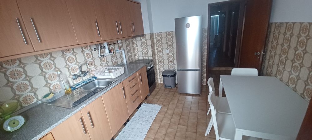 Apartamento T1  tranformado em T3  Penha em Faro perto universidade, H