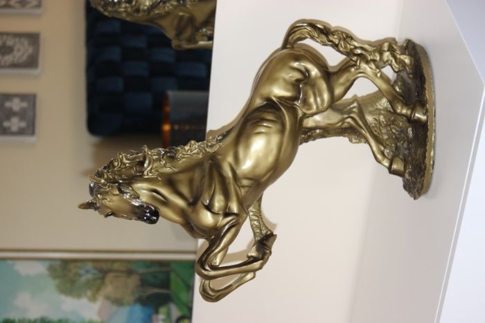 Cavalo Lusitano peça decorativa com 58 cm altura.