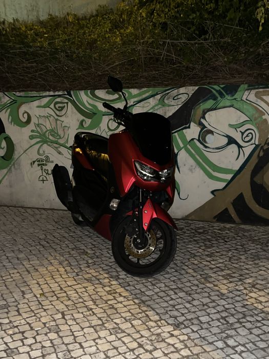 Yamaha Nmax 125 poucos Kms, linda