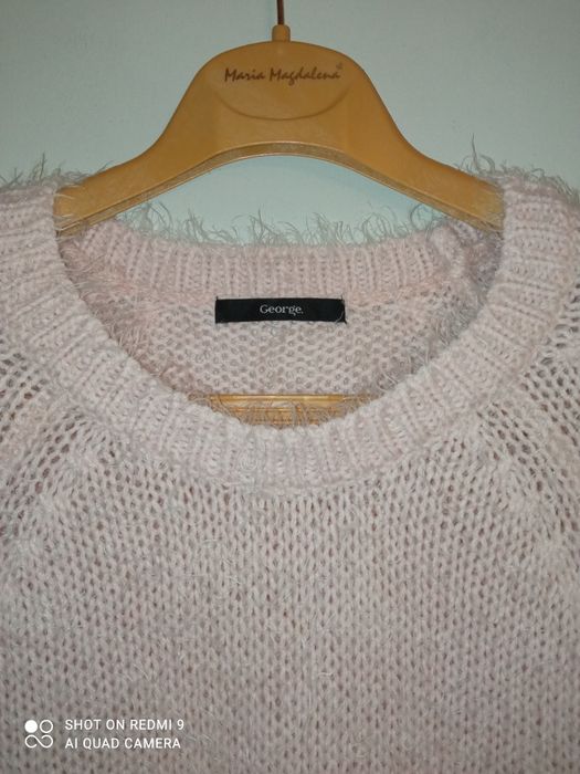 GEORGE włochaty sweterek M