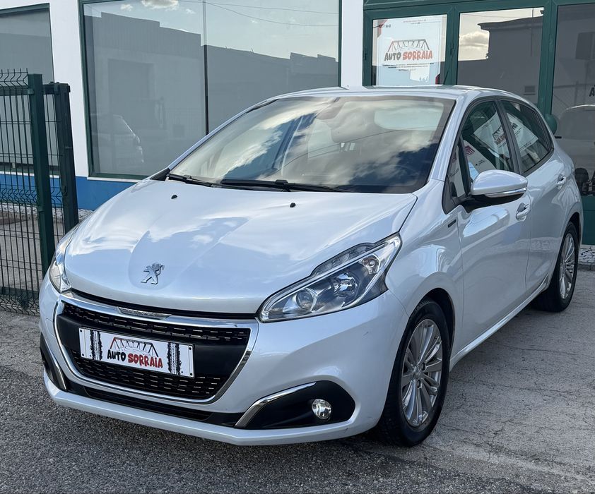 Peugeot 208 1.2 PureTech Signature