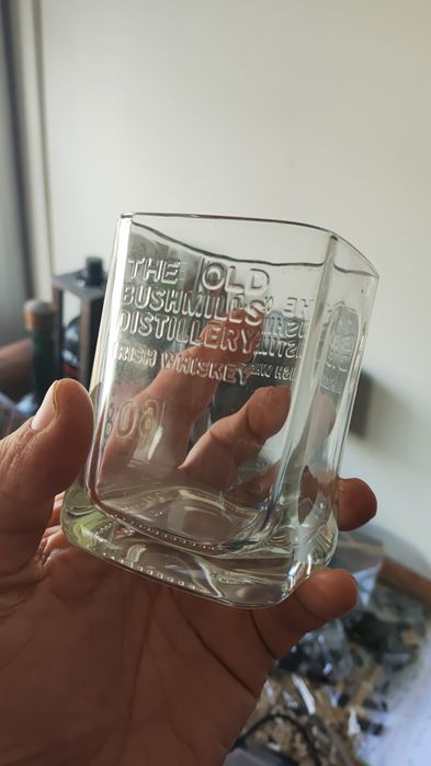 Copos de whisky Bushmills novos