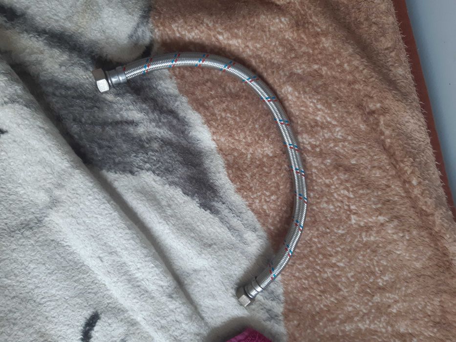 Wężyk przyłączeniowy do wody 3/4" x 3/4" x 600mm w oplocie metalowym