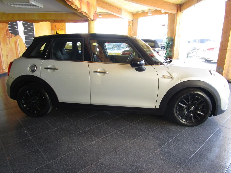 MINI 5 Portas Cooper SD Sport Aut. Seven