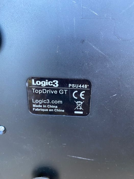 volante e pedais da Logic3 para pc e ps2