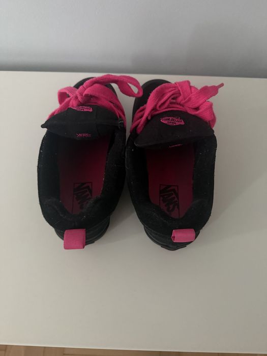 Buty Vans 36,5 wkł wew.23 cm czarne różowe