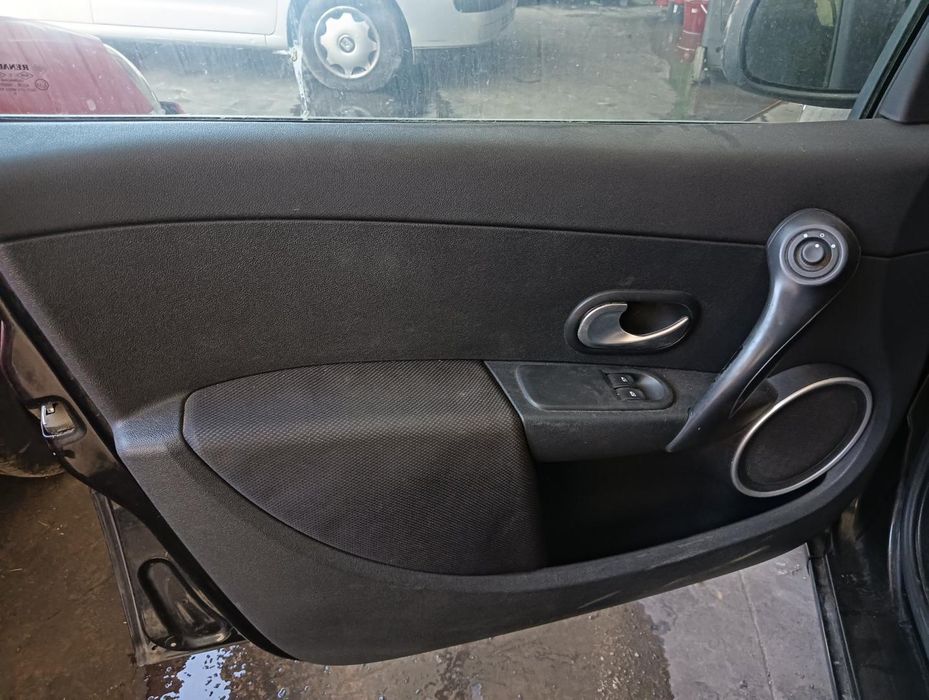 Travamento Do Cinto Dianteiro Esquerdo Renault Clio