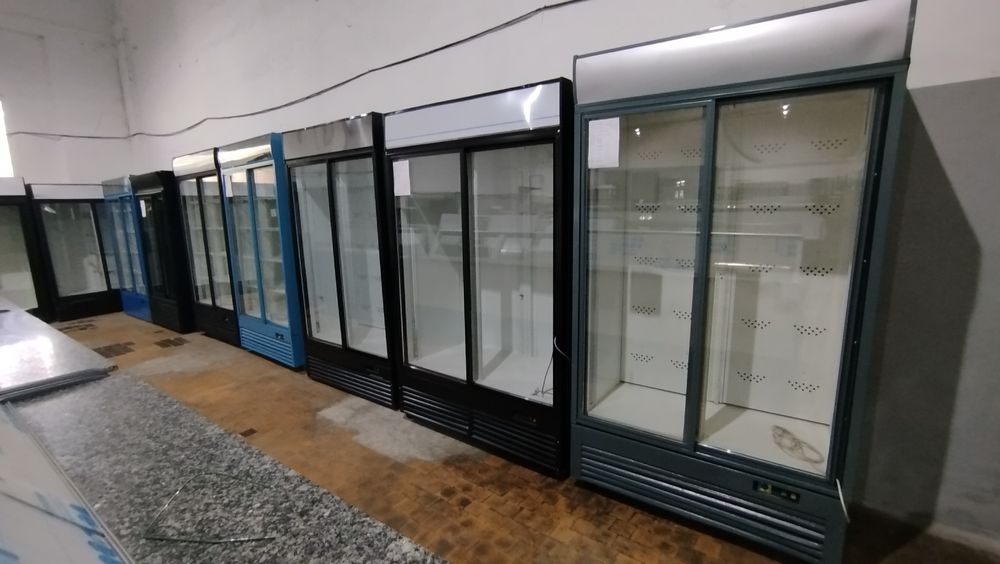 Витрина холодильная Универсальная Двухдверный. Ларь морозильный 016