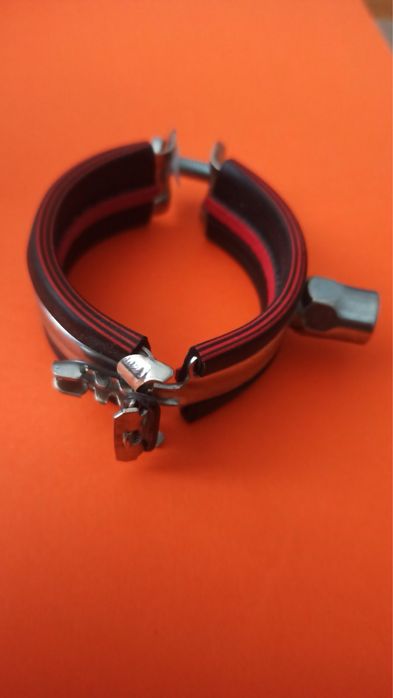 Продам хомута новые